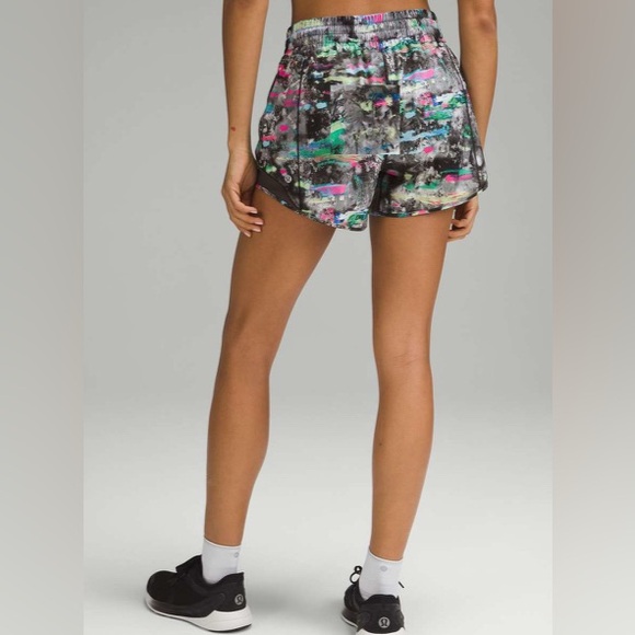 Lululemon Athletica Hottie Hots 4” Athletic Shorts size 8 - Picture 2 of 10